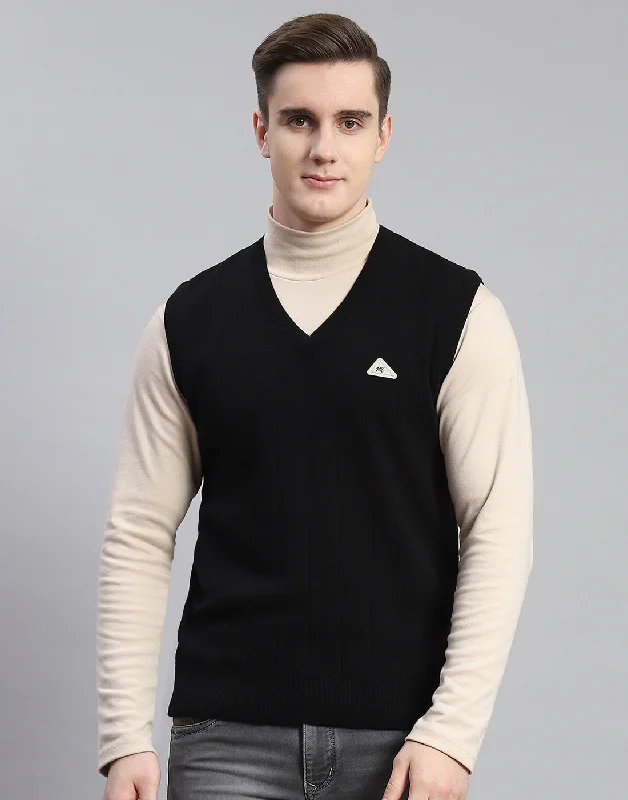 Men Black Solid V Neck Sleeveless Sweater